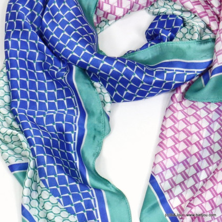 foulard imprimé géométrique bordure 0720004 vert foulard imprimé géométrique bordure 0720004 vert
