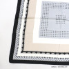 carré satin touché soie imprimé octogonal géométrique polyester femme 0721527 noir