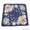 carré satin motif fleurs marguerite touché soie polyester femme 0722007