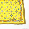 carré satin motif rosace plume touché soie polyester femme 0722509 jaune