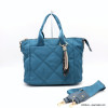sac à main Flora&Co polyester satiné matelassé poche extérieure pompon tassel lacets 0922526 sac à main Flora&Co polyester satiné matelassé poche extérieure pompon tassel lacets 0922526