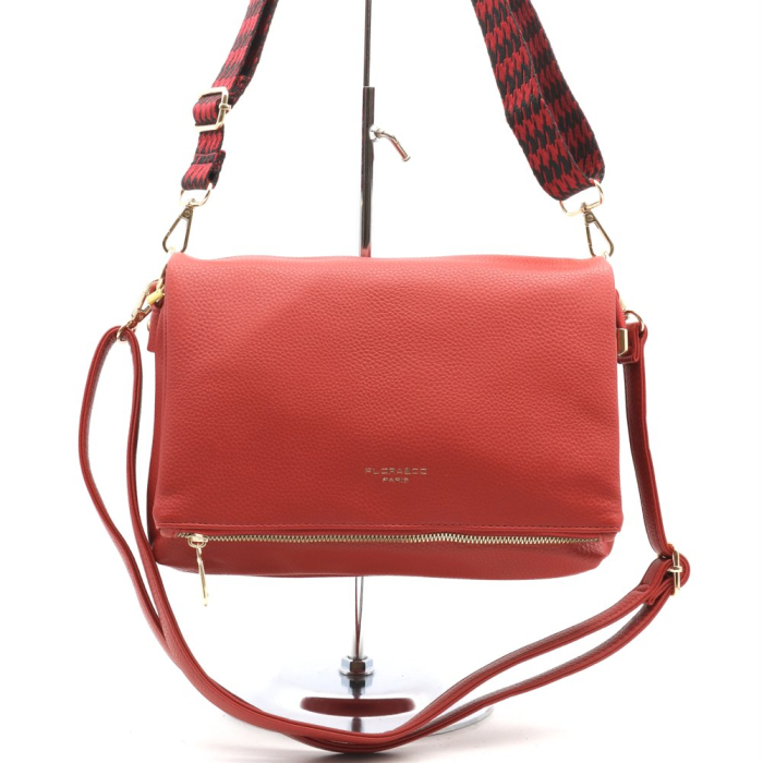 Sac à main enveloppe double lanières amovibles mousqueton similicuir grainé souple 0923509 rouge Sac à main enveloppe double lanières amovibles mousqueton similicuir grainé souple 0923509 rouge