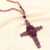Sautoir long avec croix espagnole en métal, strass, perles et billes en verre 0123143 violet