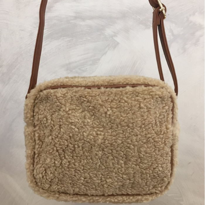 Petit sac arrondis bandoulière style peau de mouton 0923519 cognac