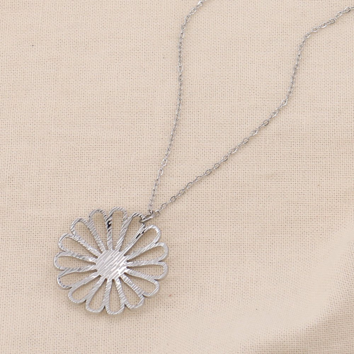 Collier acier inoxydable pendentif fleur striée 0124032 argenté