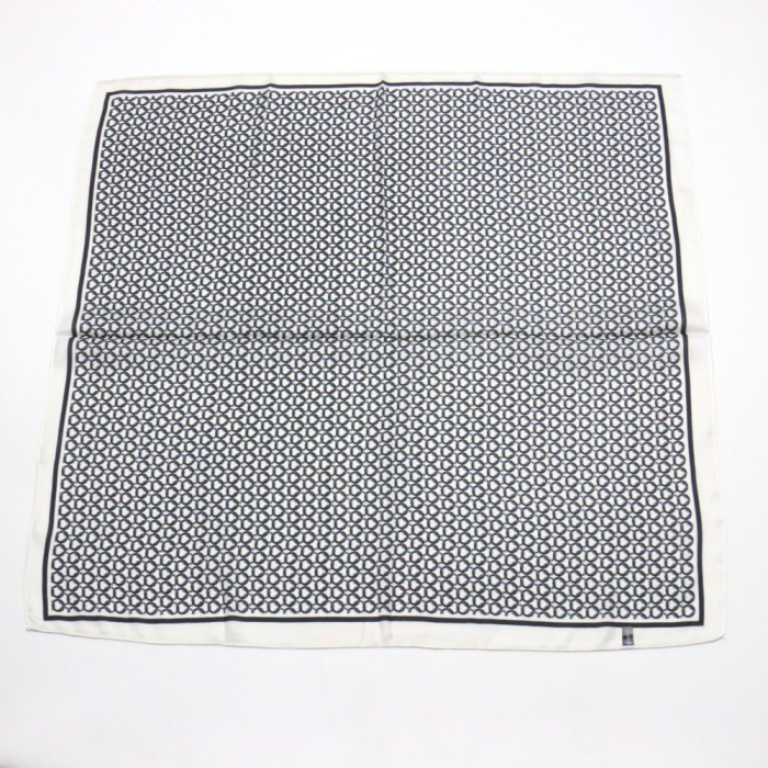 Foulard carré motifs anneaux entrelacés touché soie polyester 0724008 noir/blanc