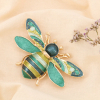 Broche aimantée vintage abeille métal émail coloré 0524011 vert
