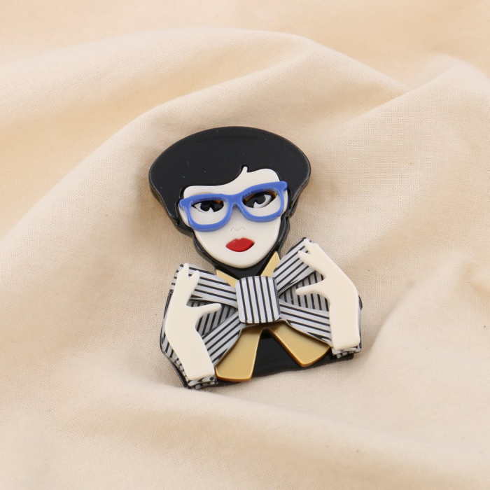 Broche fantaisie Femme rétro avec lunettes résine et métal 0525023 blanc