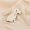 Broche fantaisie Chien au pull léopard résine métal 0525033 vert kaki