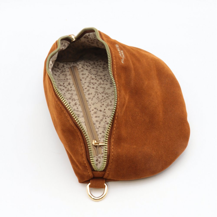 Sac banane Flora&Co en simili daim bandoulière fantaisie 0925501 cognac