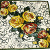 Foulard carré satin polyester motif grandes roses 0725520 multi Foulard carré satin polyester motif grandes roses 0725520 multi