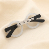 Broche lunettes résine paillette épingle métal 0525504 gris foncé Broche lunettes résine paillette épingle métal 0525504 gris foncé