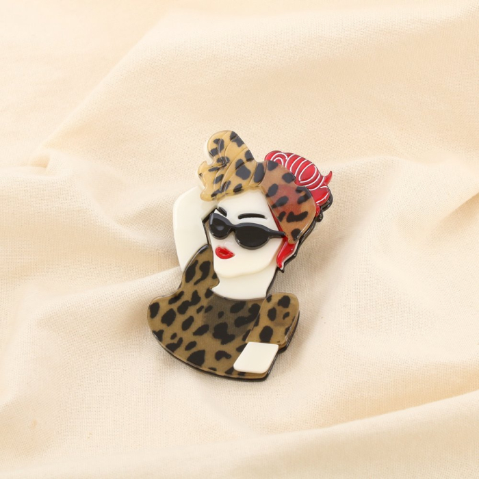 Broche épingle femme vintage léopard résine métal 0525507 marron Broche épingle femme vintage léopard résine métal 0525507 marron