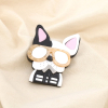Broche chien bouledogue stylisé vintage résine métal 0526014 noir/blanc