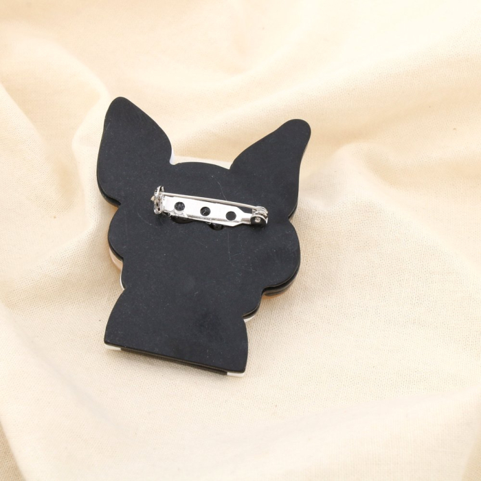 Broche chien bouledogue stylisé vintage résine métal 0526014 noir/blanc