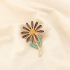 Broche aimantée marguerite métal émaillé strass 0526041 marron