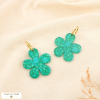 Boucles d’oreilles pendantes fleur résine créole acier 0326134 vert