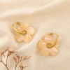 Boucles d'oreilles créoles acier inox fleur résine colorée 0325067 naturel/beige